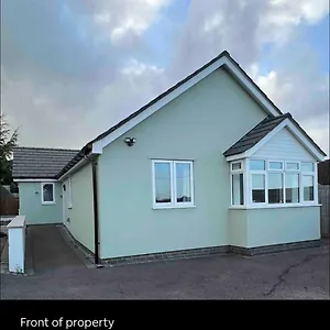 Apartment 3 Bed With En-suite And Parking, Felton (Somerset)